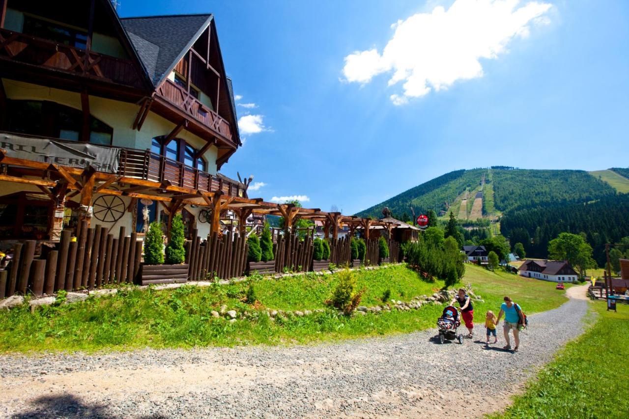 Penzion Rotunda Харачов Екстериор снимка